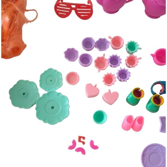 Itty Bitty Prettys Tea Party 5 Dolls Accessories Lot Large Set Miniatures Zuru. - Picture 13 of 14